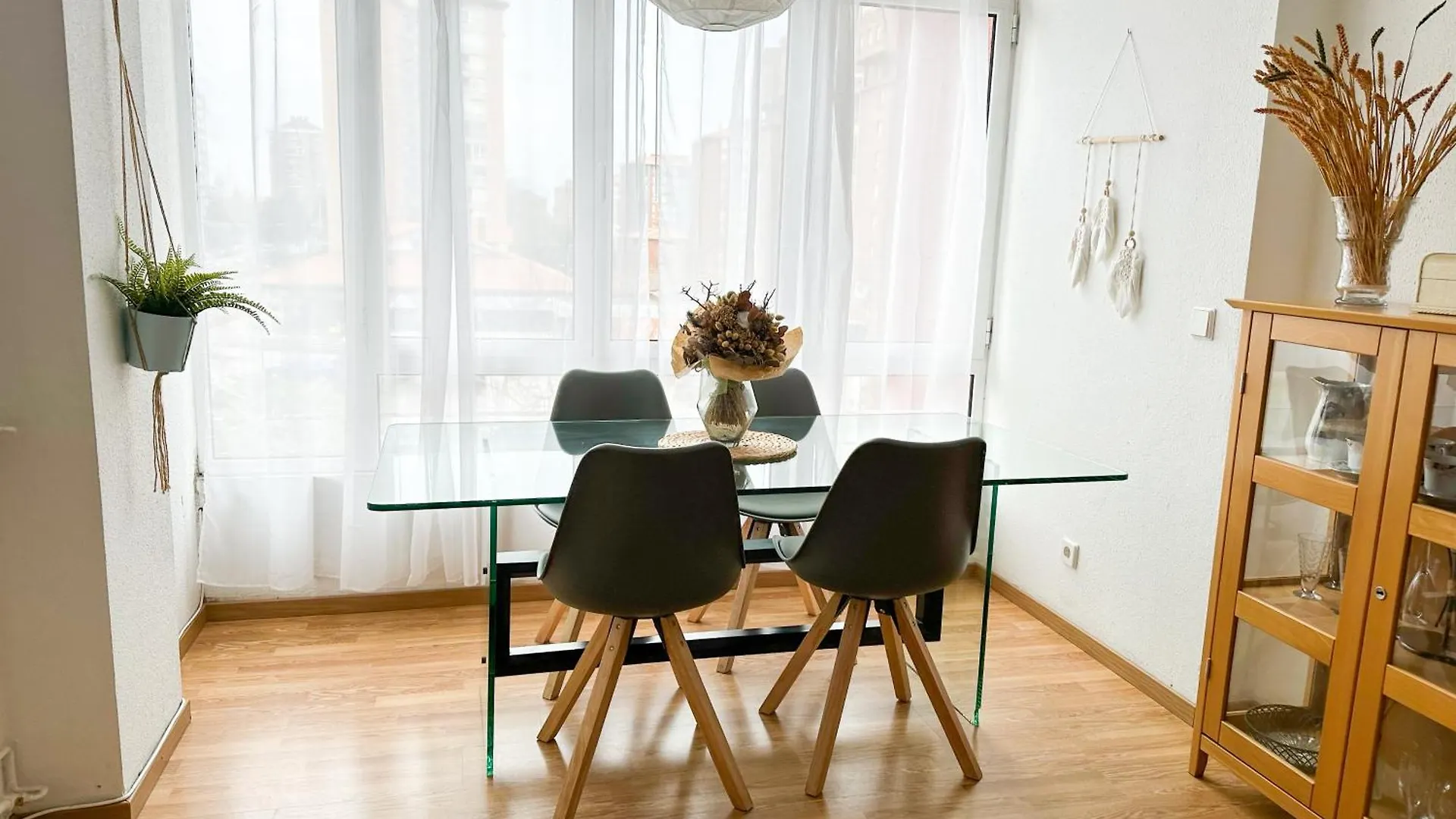 Comodo Y Luminoso Apartamento En Zona Residencial contacts